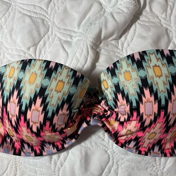 Victoria’s Secret Bikini Swim Top Size 32C - Picture 1 of 5